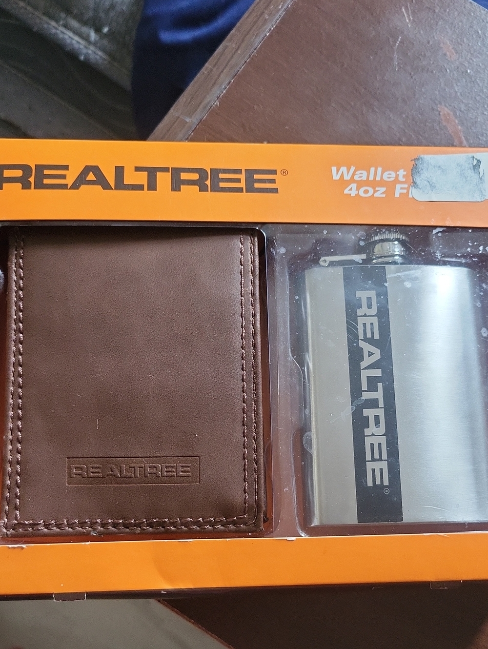 Realtree Brown Leather Wallet & Silver Flask Gift Set